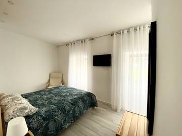 Vacation Rental for 4 Guests in Ponta Delgada, São Miguel, Picture 4