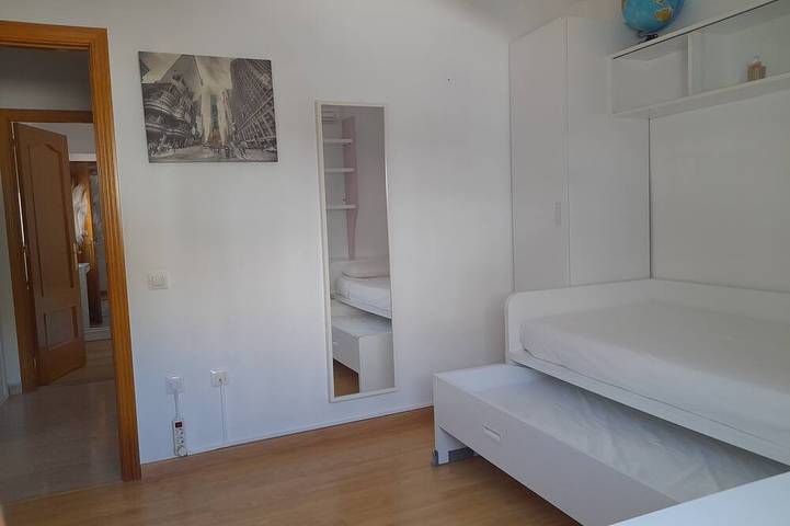 Location de vacances pour 6 personnes, avec jardin et balcon à Cubelles - 4