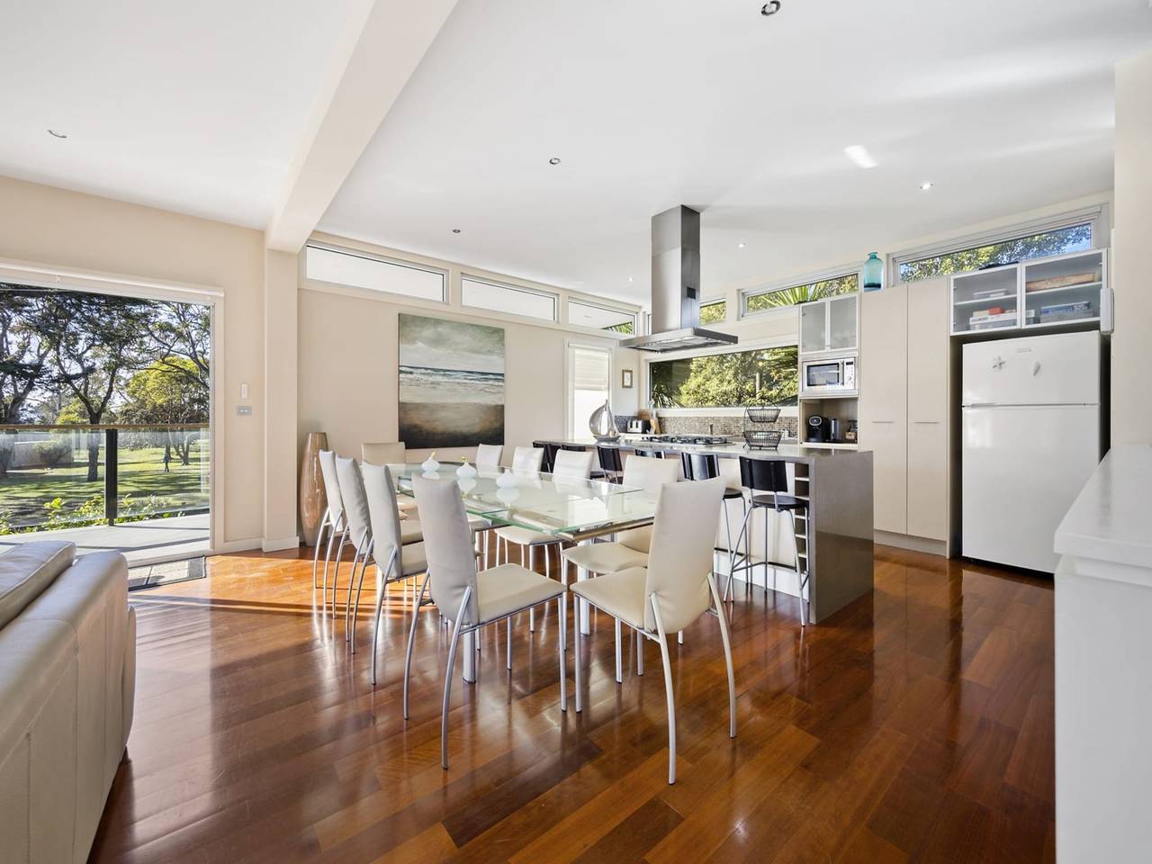 Entire apartment, Spacious 3-Bed Townhouse Near Dromana Beach in Melbourne, Mornington Peninsula