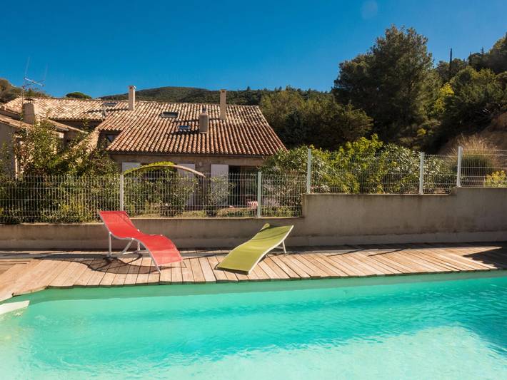 Location de vacances pour 6 personnes, avec jardin ainsi que piscine et terrasse à Fraissé-des-Corbières