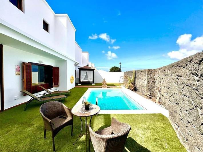 Chalet para 4 personas, con terraza y piscina, Se admiten mascotas en Playa Blanca