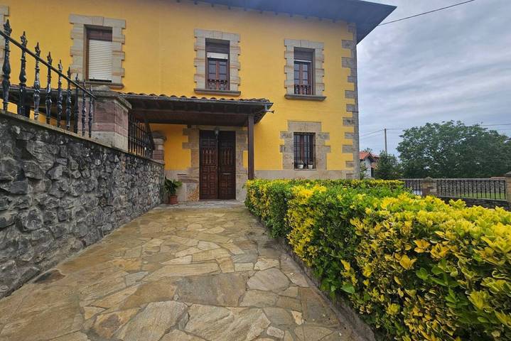 Ganze Wohnung, Schickes Apartment: Wlan, voll ausgestattete Küche, Waschmaschine, ideal für Langzeitaufenthalte! in Alfoz de Lloredo, Kantabrische Küste
