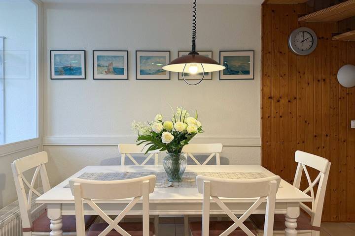 Ferienhaus für 6 Personen, mit Terrasse und Garten in Döse - 4