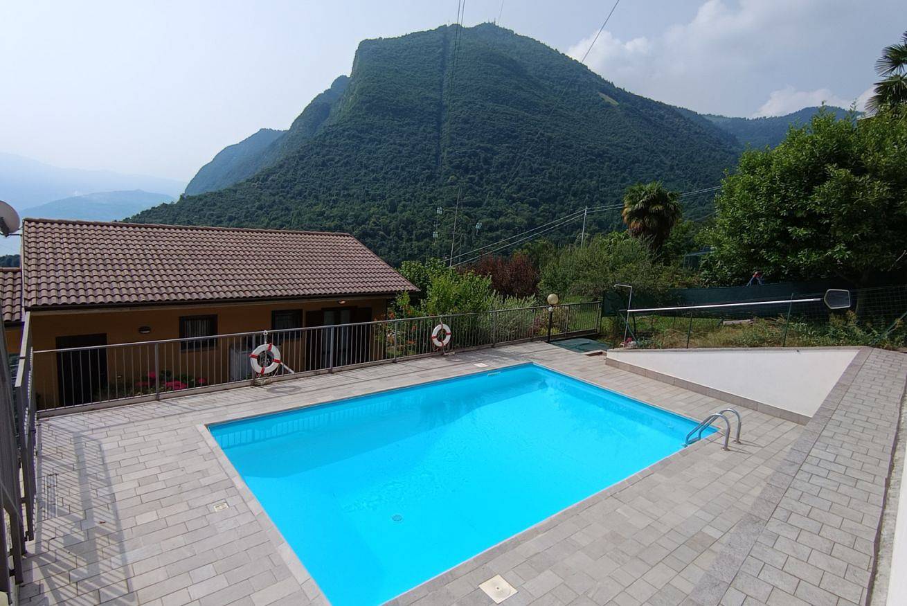 Geheel appartement, Vakantieappartement voor 4 personen met balkon/terras in Gemeente Riva di Solto, Iseomeer