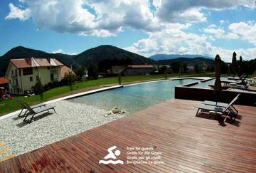Ferienwohnung für 4 Personen, mit Sauna und Pool sowie Garten und Whirlpool, mit Haustier in Slowenien