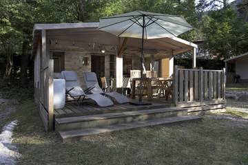 Bungalow für 5 Personen, mit Seeblick und Terrasse sowie Garten am Idrosee