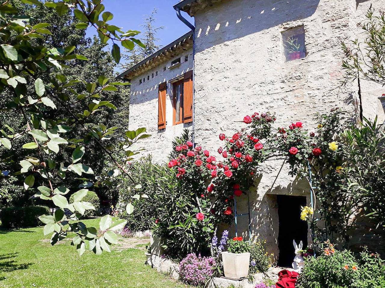 Casa de huéspedes para 4 personas con jardín in Labastide-Marnhac, Lot