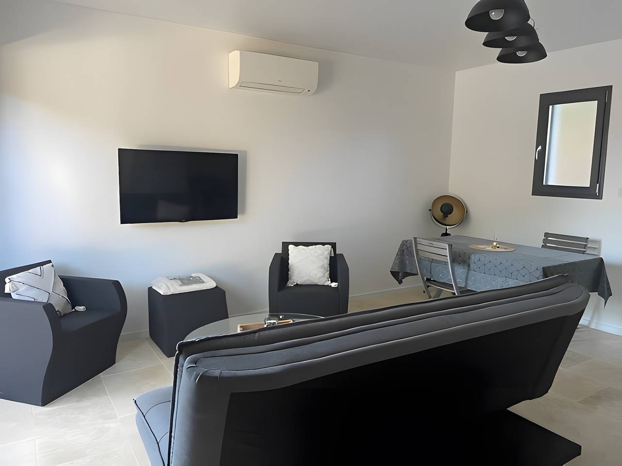 Ferienhaus „Im Herzen der Pinien“ mit Wlan und Klimaanlage in Saint-Bauzille-de-Montmel, Montpellier und Umgebung