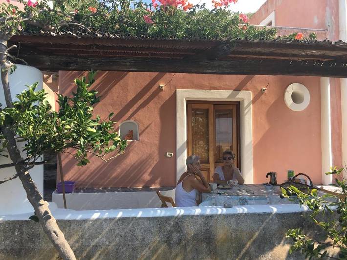 Location de vacances pour 2 personnes, avec jardin ainsi que terrasse et vue à Filicudi - 3