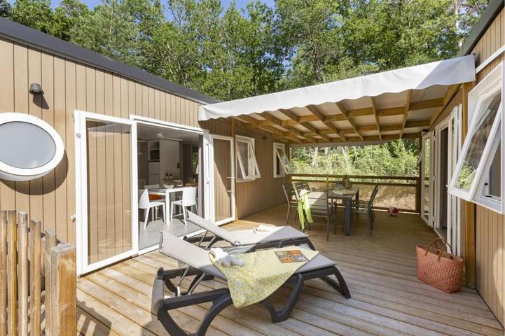 Location de vacances pour 10 personnes, avec jardin et piscine, animaux acceptés à Pierrefitte-sur-Sauldre