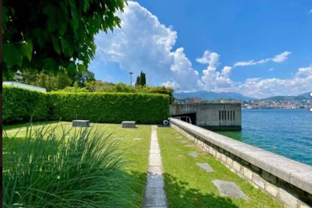 Ganze Wohnung, Cozy Lugano Retreat with Attractions & Beach Access in Paradiso, Luganersee