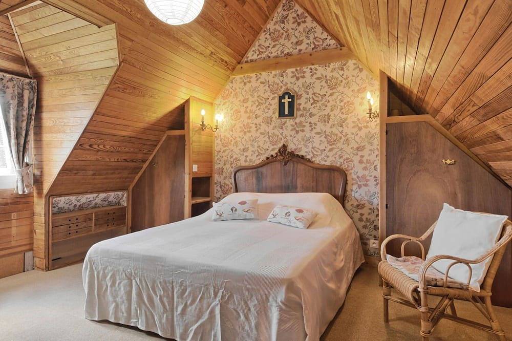 Atemberaubendes alleinstehendes Ferienhaus mit  W-Lan, Tv, Innenhof und Haustiere erlaubt in Île-Grande, Pleumeur-Bodou