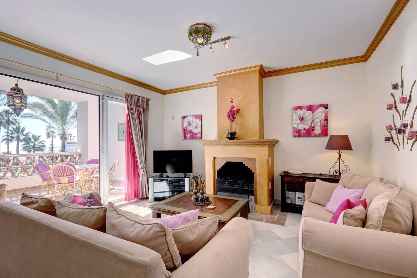 Apartamento entero, Apartamento "La Perla de Marakech 2" con vistas al mar y Wi-Fi in Casares Costa, Casares