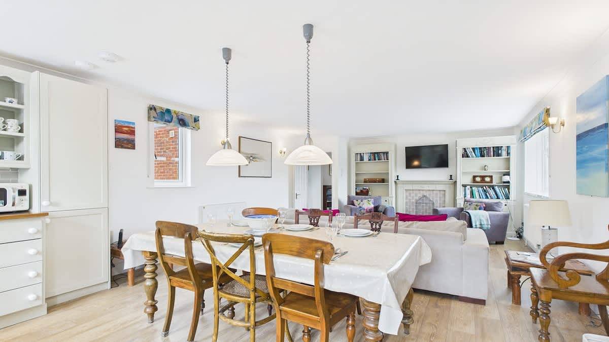 Entire apartment, The Nab: Beach House Lane in Bembridge, Isle of Wight