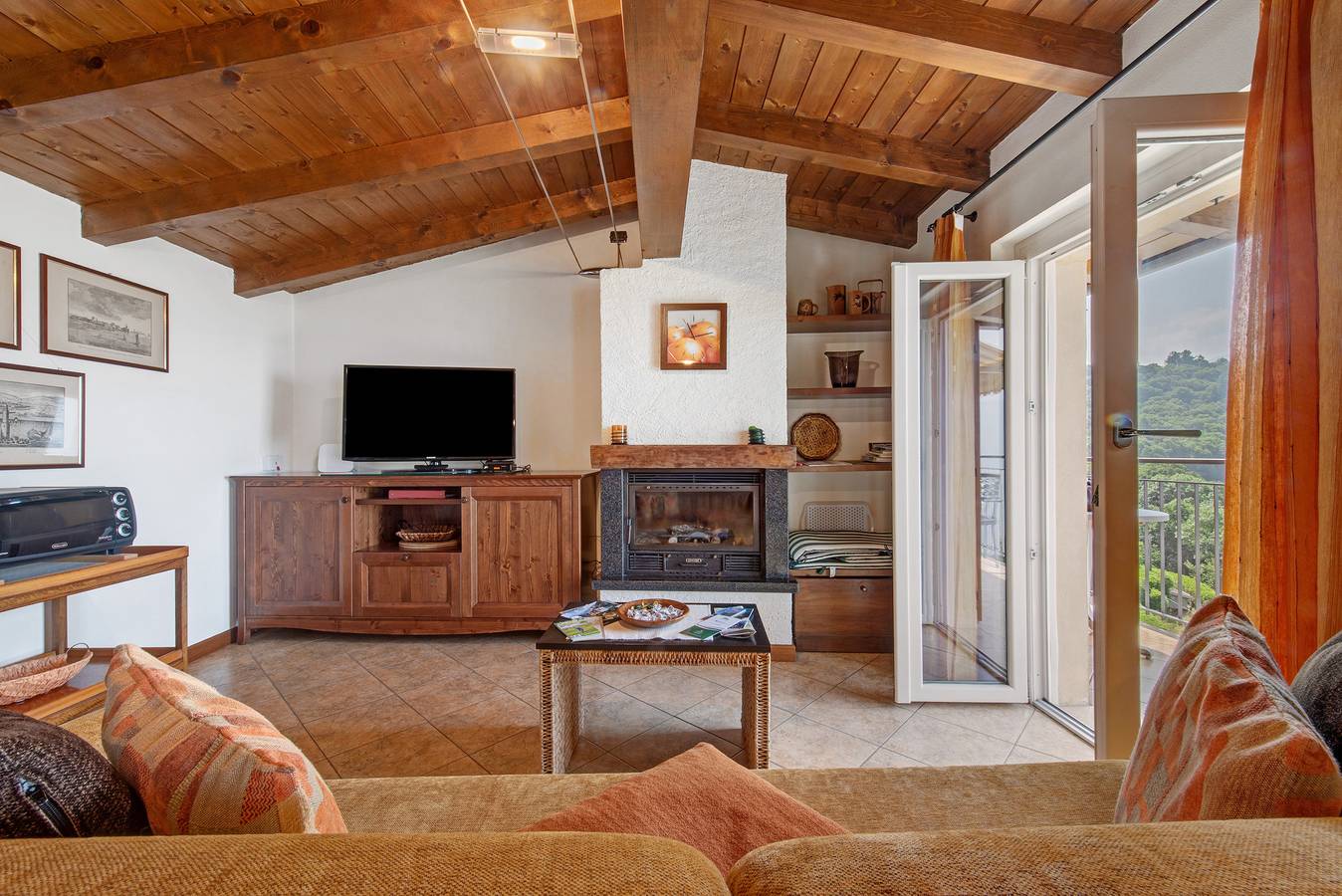 Entire apartment, Apartment 'Splendido loft panoramico' with Lake View & Wi-Fi in Veleso, Comune di Veleso