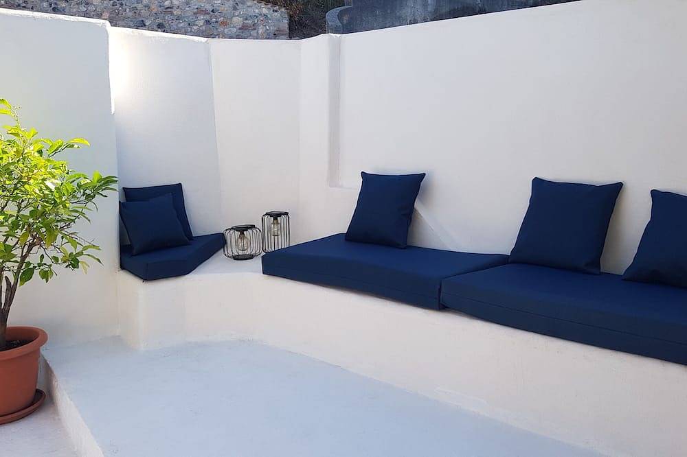 Appartamento intero, Villa Anna- Mansarda vista mare con terrazza, a pochi minuti dalla spiaggia in Marina di Fuscaldo, Fuscaldo