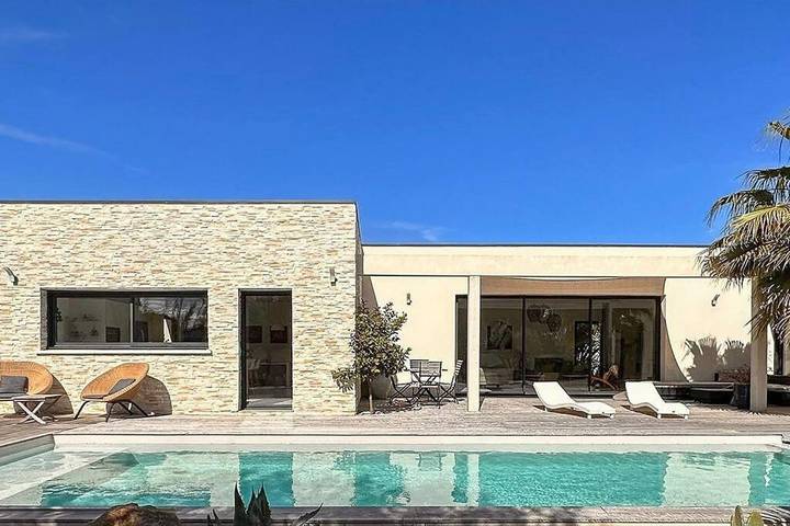 Villa pour 10 personnes, avec jardin ainsi que vue et piscine au Grau-d'Agde - 2