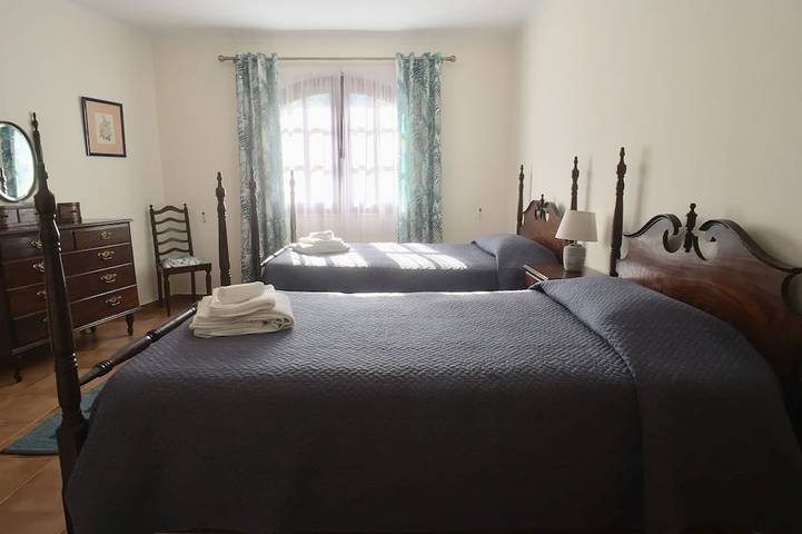 Apartamento inteiro, Apartamento Jardim Popular com Piscina! Perto da praia, marina e centro da cidade in São Sebastião, São Gonçalo de Lagos