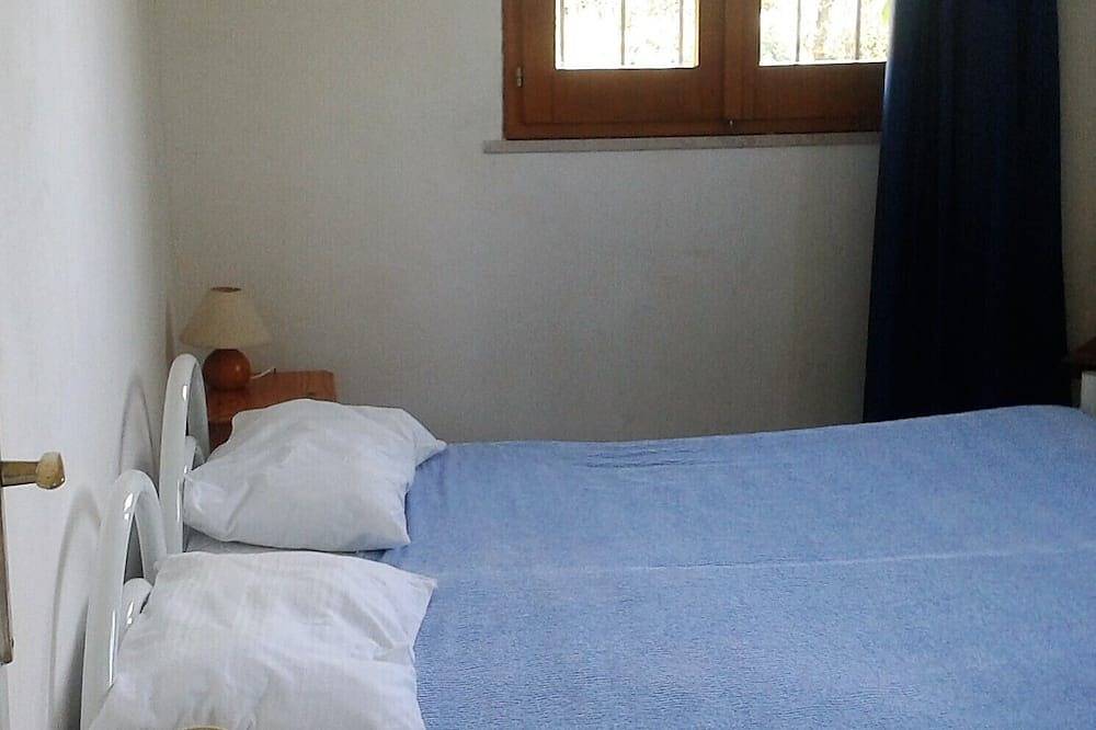 Villa with large garden and panoramic view, near the sea in Scialara o Castello, Vieste