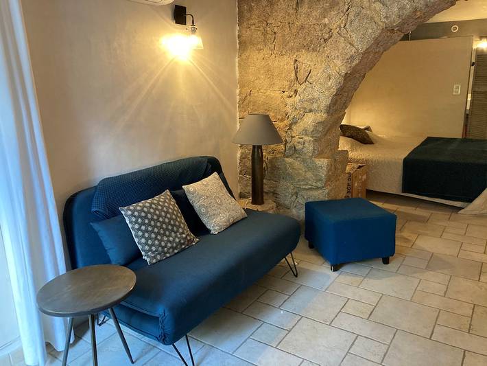 Gîte pour 2 personnes, avec terrasse ainsi que jacuzzi et jardin à San-Gavino-di-Carbini - 4