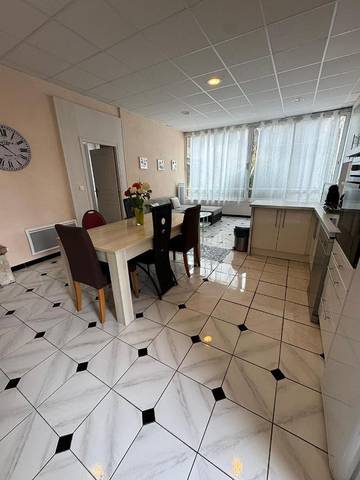 Gîte pour 4 personnes, avec vue et jardin à Néris-les-Bains