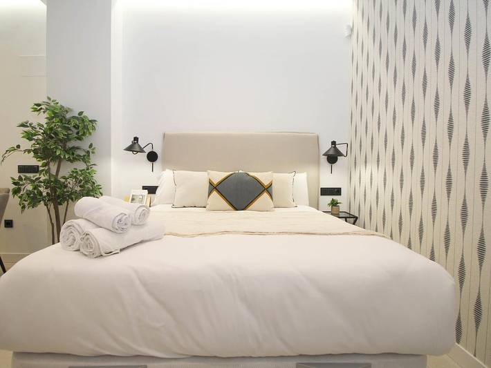Ganze Ferienwohnung, Pereda Boutique Suites nahe dem Strand von Pedregalejo in Málaga (Este), Malaga