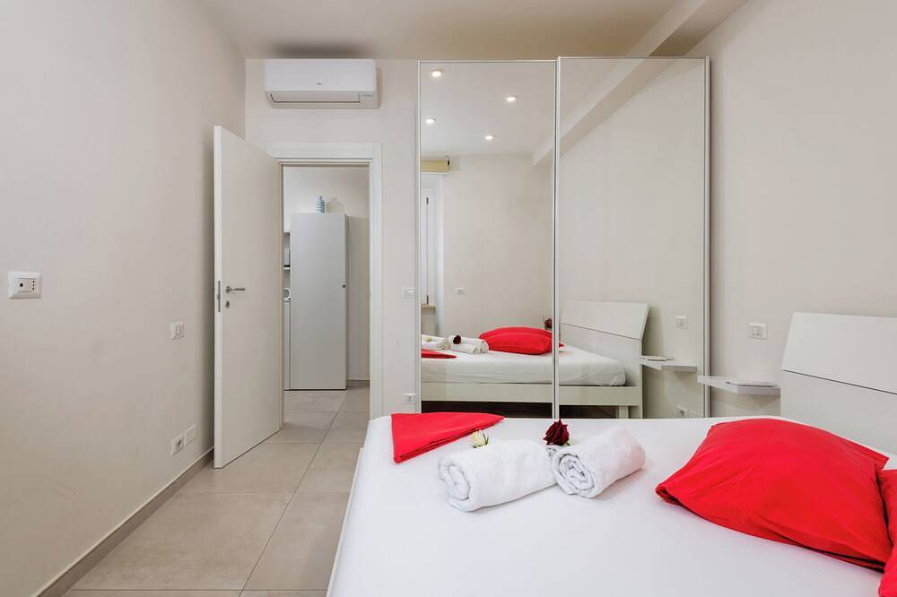 Apartamento entero, Bright and welcoming two bedrooms apartment a stone's throw from the Colosseum in Roma, Provincia de Roma