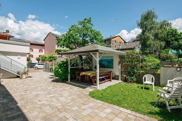 Ferienwohnung für 4 Personen, mit Terrasse und Garten