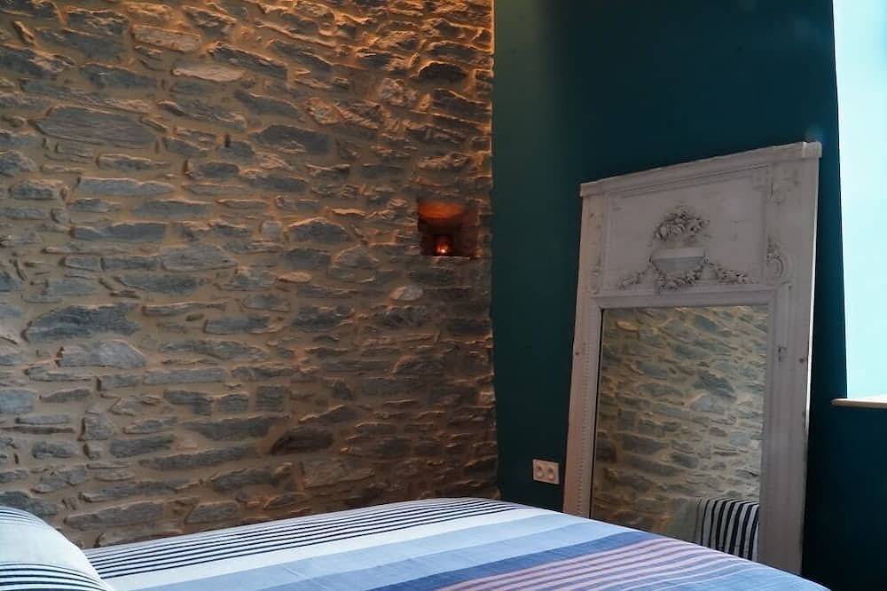 Apartamento entero, Characterful Studio in heart of Medieval Saint-Yrieix-la-Perche in Saint-Aurélien, Región de Limoges