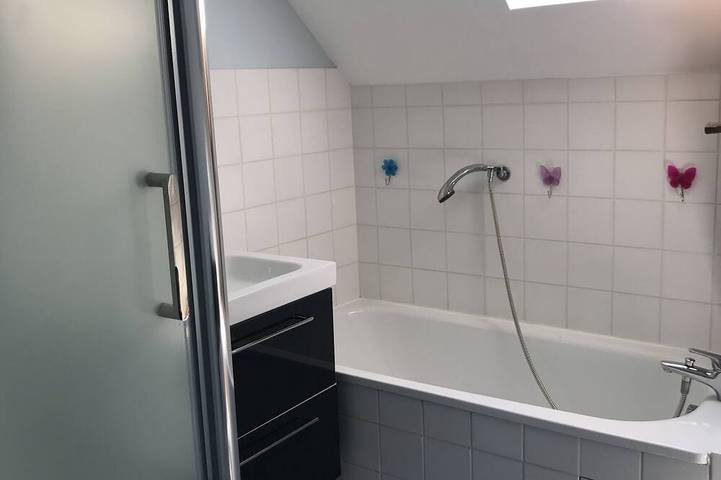 Gîte pour 6 personnes, avec jardin ainsi que balcon et jacuzzi à Jarzé - 3