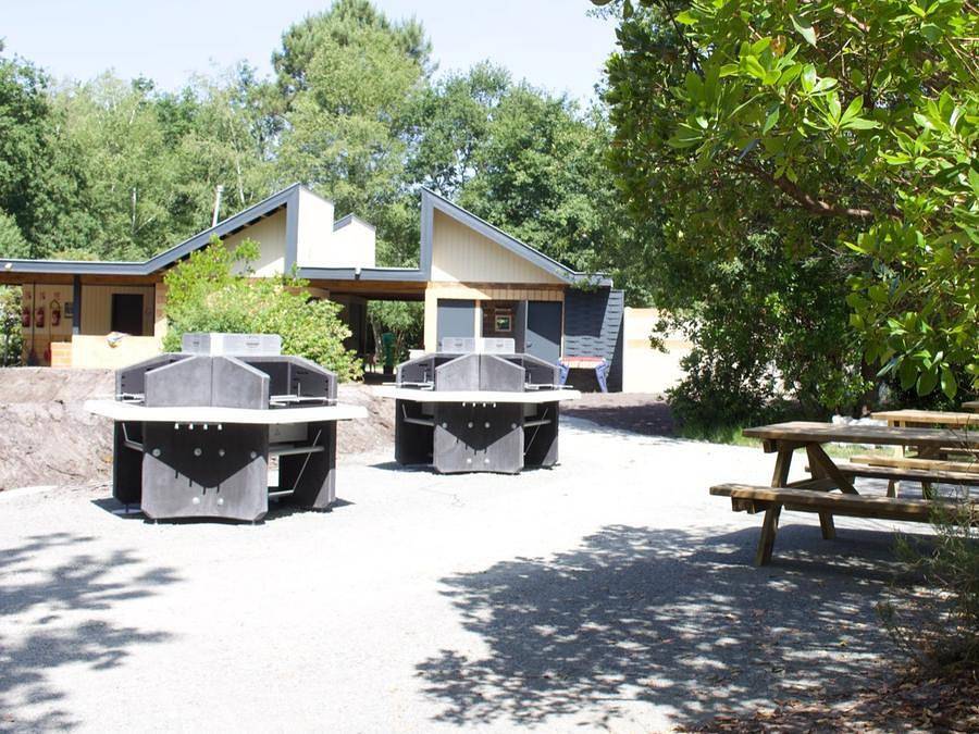 Camping Le Capdeville - Tente en toile et en bois 2 personnes - Tente Moorea 2 Personnes in Carcans, Parc naturel régional du Médoc