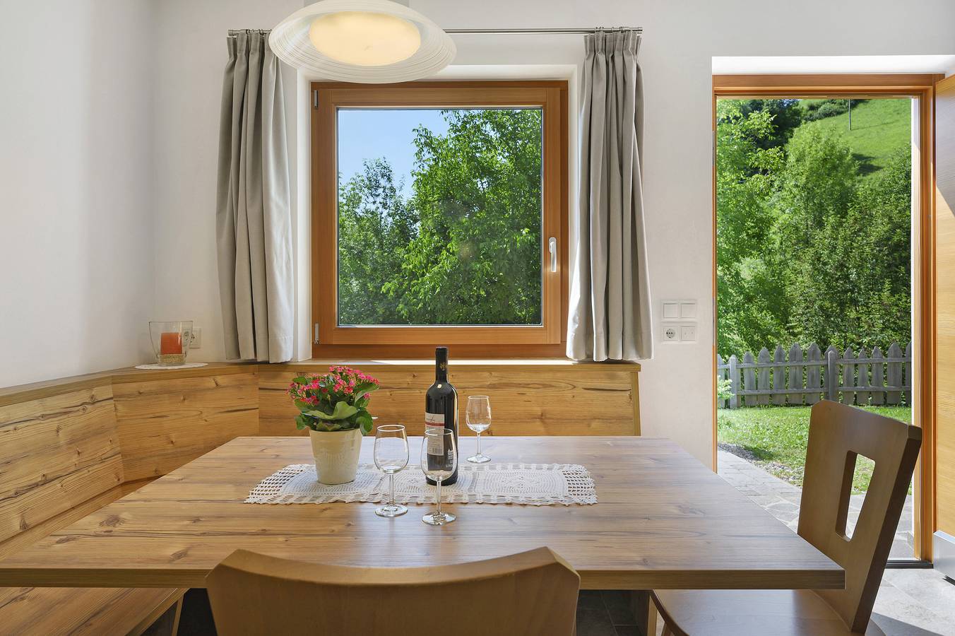 Ganze Wohnung, Ferienwohnung 'Völs' mit Bergblick, privater Terrasse und Wi-Fi in Ums, Völs am Schlern