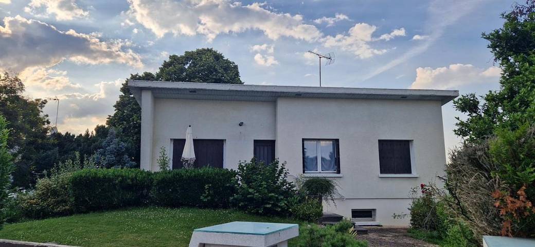 Location de vacances pour 6 personnes, avec terrasse à Gurgy