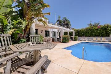 Casa Rural para 8 Personas en Playa de Cortijo Blanco, Marbella, Foto 1