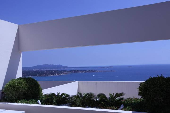 Ferienwohnung für 4 Personen, mit Pool und Terrasse sowie Ausblick in Bandol - 2