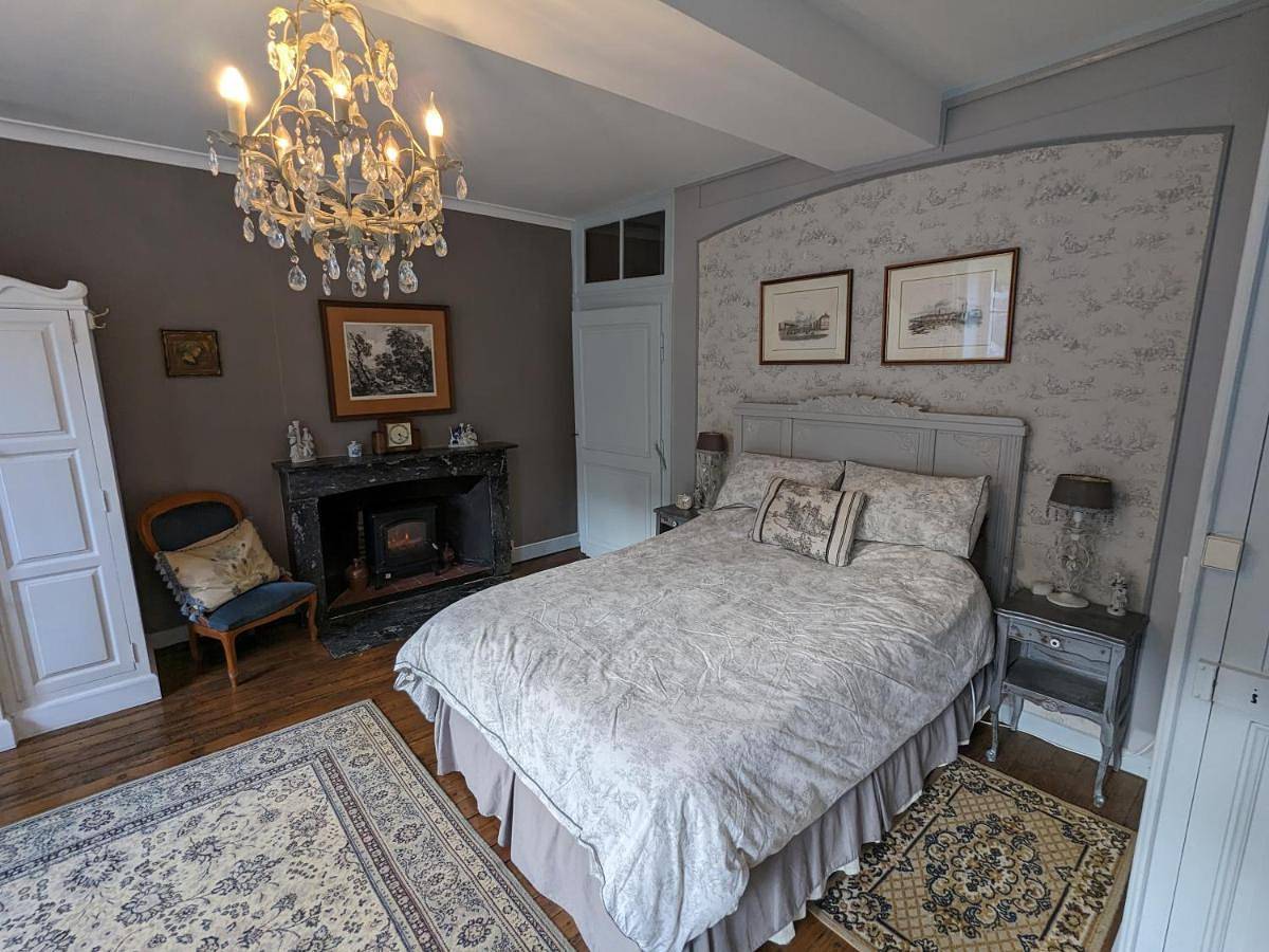 Large Double Room in Chailland, Mayenne