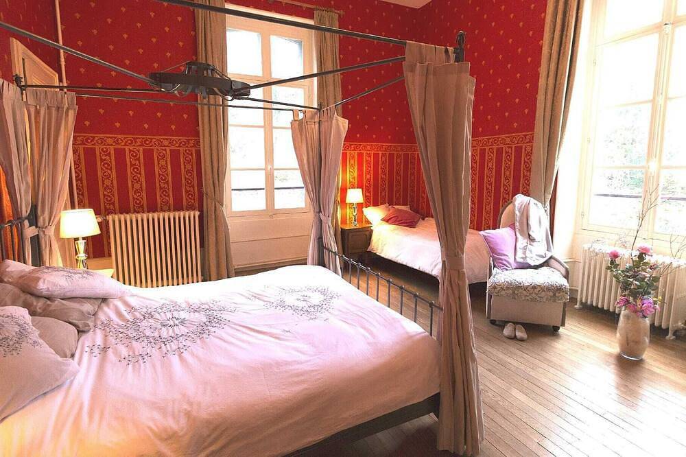 Ferienwohnungen in einem Landschloss, Luxus für 1 Familie / Gruppe in Mussy-sur-Seine, Aube