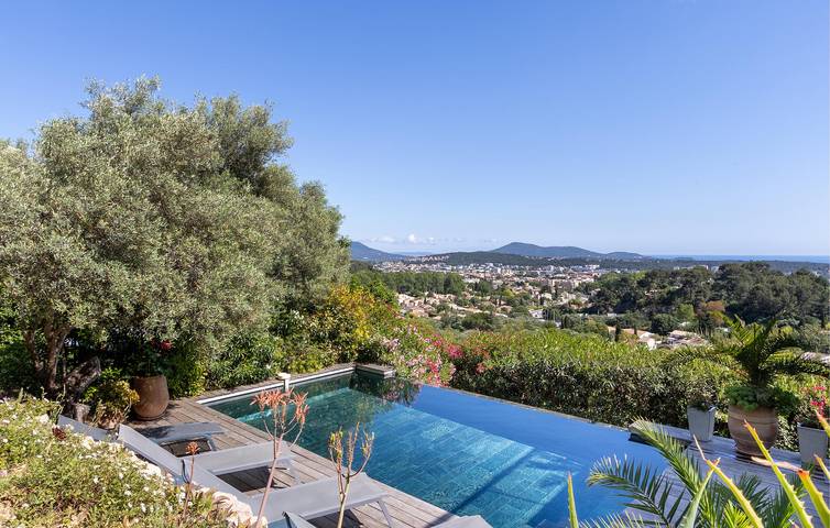 Apartment mit Meerblick, Parkplatz, Pool und Terrasse in La Valette-du-Var, Mittelmeerküste (Frankreich)