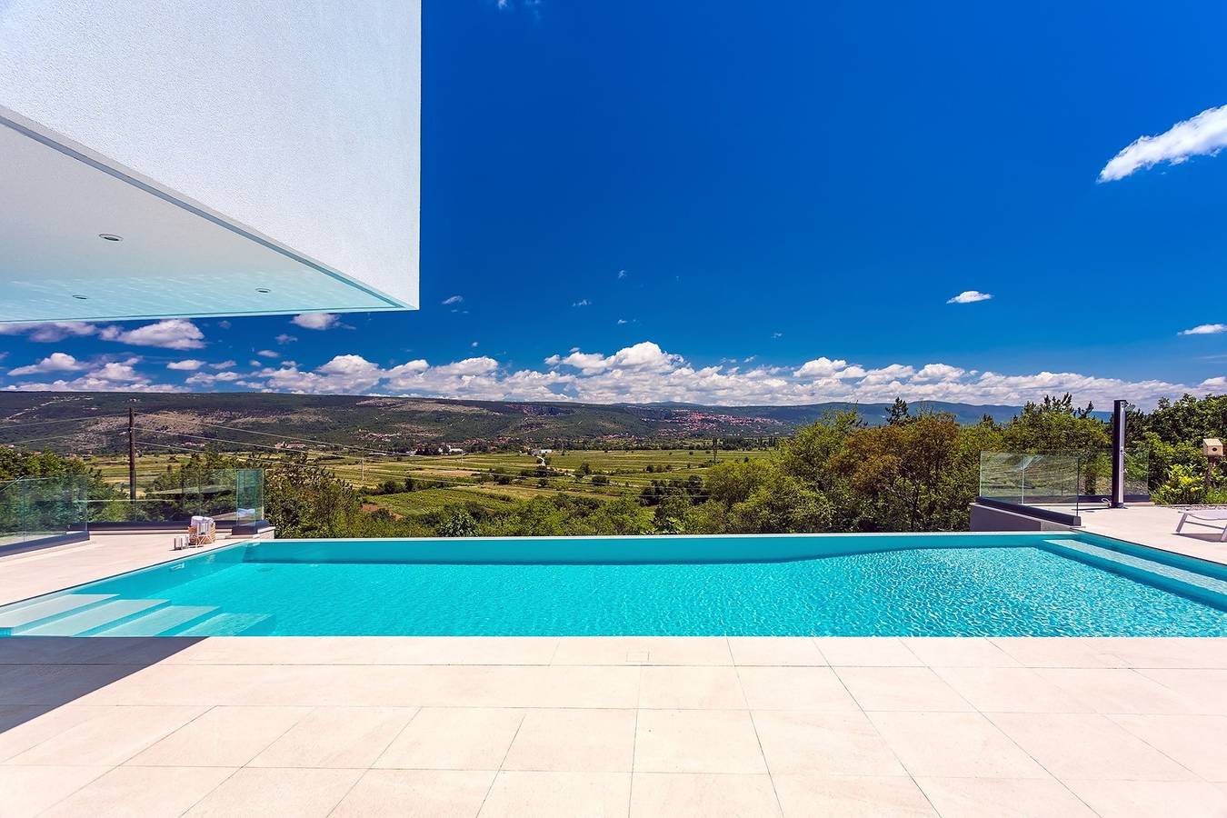 Luxusvilla Sonnenaufgang Traum mit beheiztem Pool, Whirlpool, 10000qm Grundstück in Imotski, Makarska Riviera