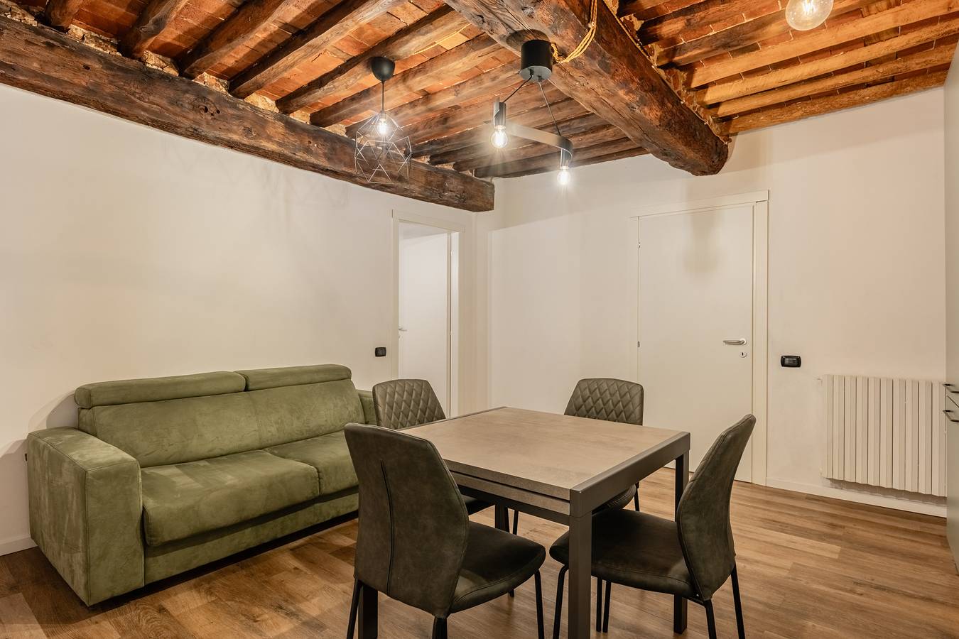 Geheel appartement, Appartement 'I Due Ciueli' met Wi-Fi en airconditioning in Pescia, Provincie Pistoia