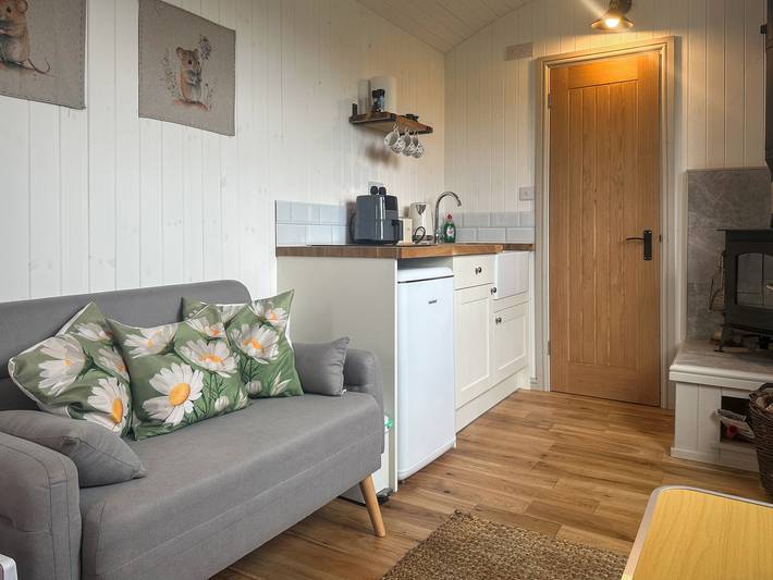 Spring Meadow Shepherds Hut in Lake District