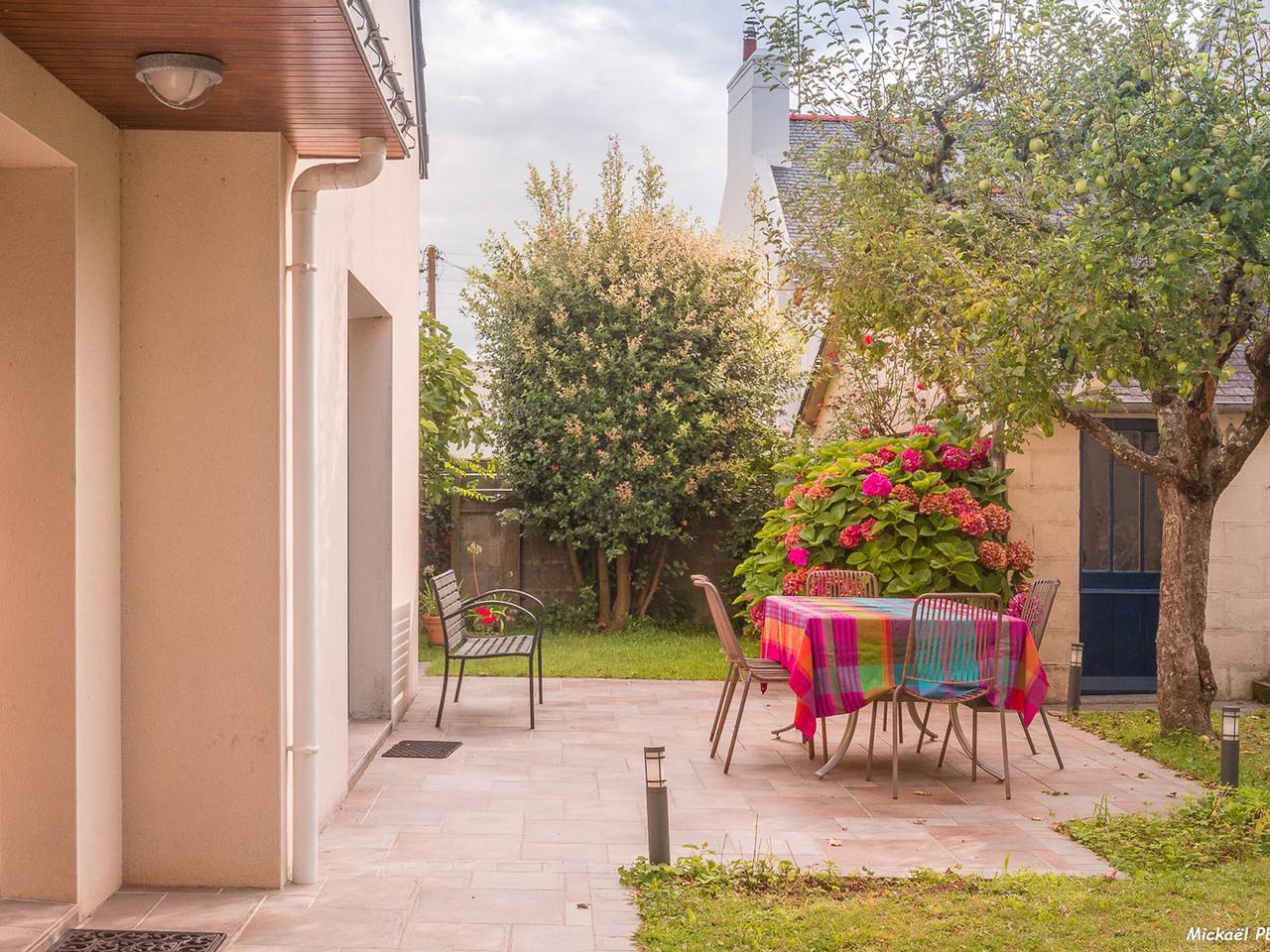 30s Family Home, Renovated, Central, 8-10 Pers. in Port-Louis, Côte des Mégalithes