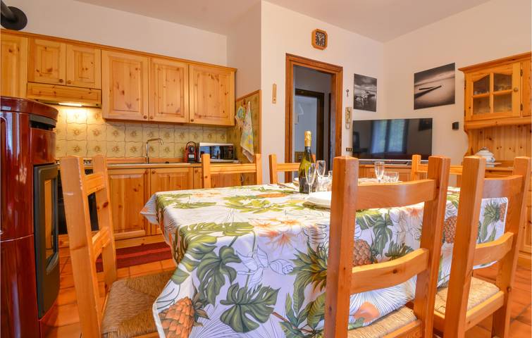 Ganze Ferienwohnung, Gemütliches 1BR Apt mit Parkplatz, Terrasse, & Küche - Nähe Skilift & Stadtzentrum in Conco, Lusiana