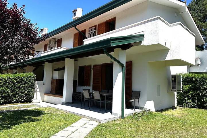 Villa mit pool für 7 Personen, mit Terrasse und Garten sowie Pool in Bibione