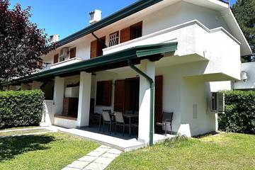 Villa mit pool für 7 Personen, mit Terrasse und Garten sowie Pool in Bibione