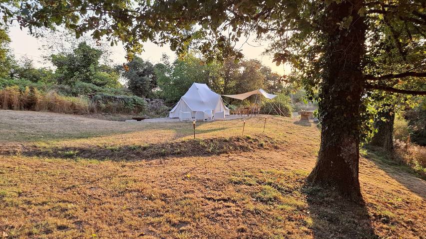Gîte pour 4 personnes, avec piscine à Dompierre-les-Églises