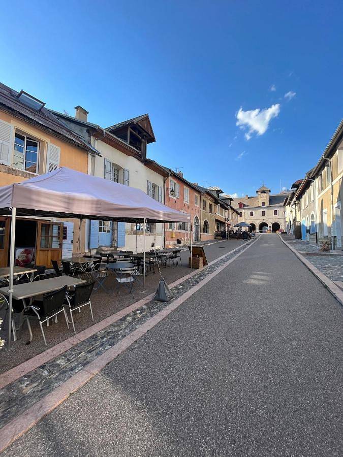Location de vacances pour 2 personnes, avec vue et jardin, animaux acceptés à Mont-Dauphin - 3