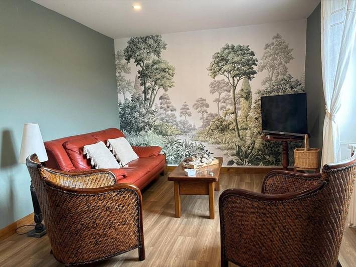 Gîte pour 7 personnes, avec jardin et vue dans Saint-Pardoux-d'Arnet