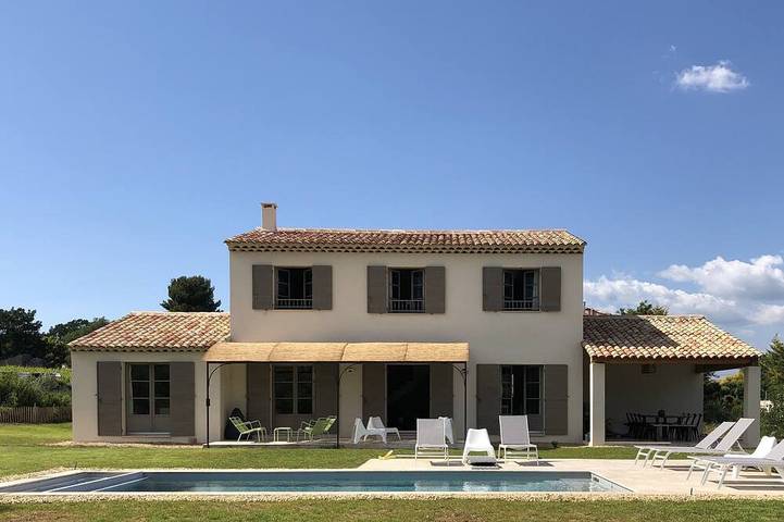 Maison de vacances pour 9 personnes, avec jardin et jacuzzi, animaux acceptés à Lacoste