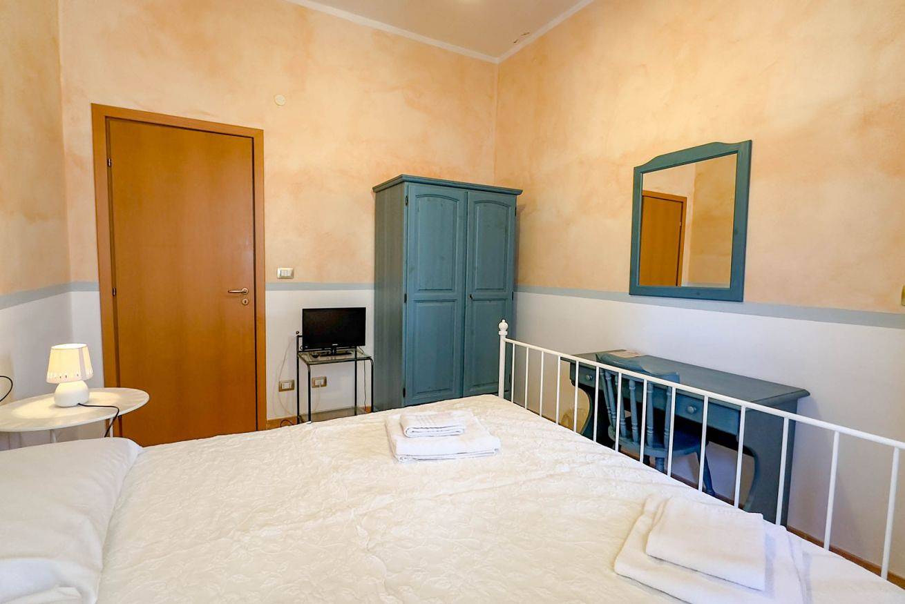 Entire apartment, Su Recreu 'E Mare 203 - Double room in Bosa Marina, Planargia